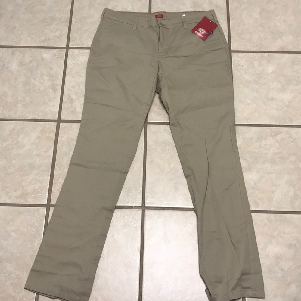 ✨NWT DICKIES KHAKIS✨
